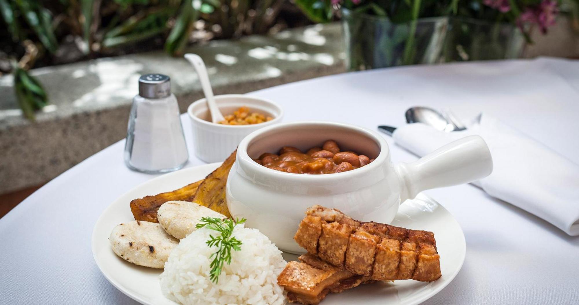 Hotel Casa Laureles Medellín Zewnętrze zdjęcie