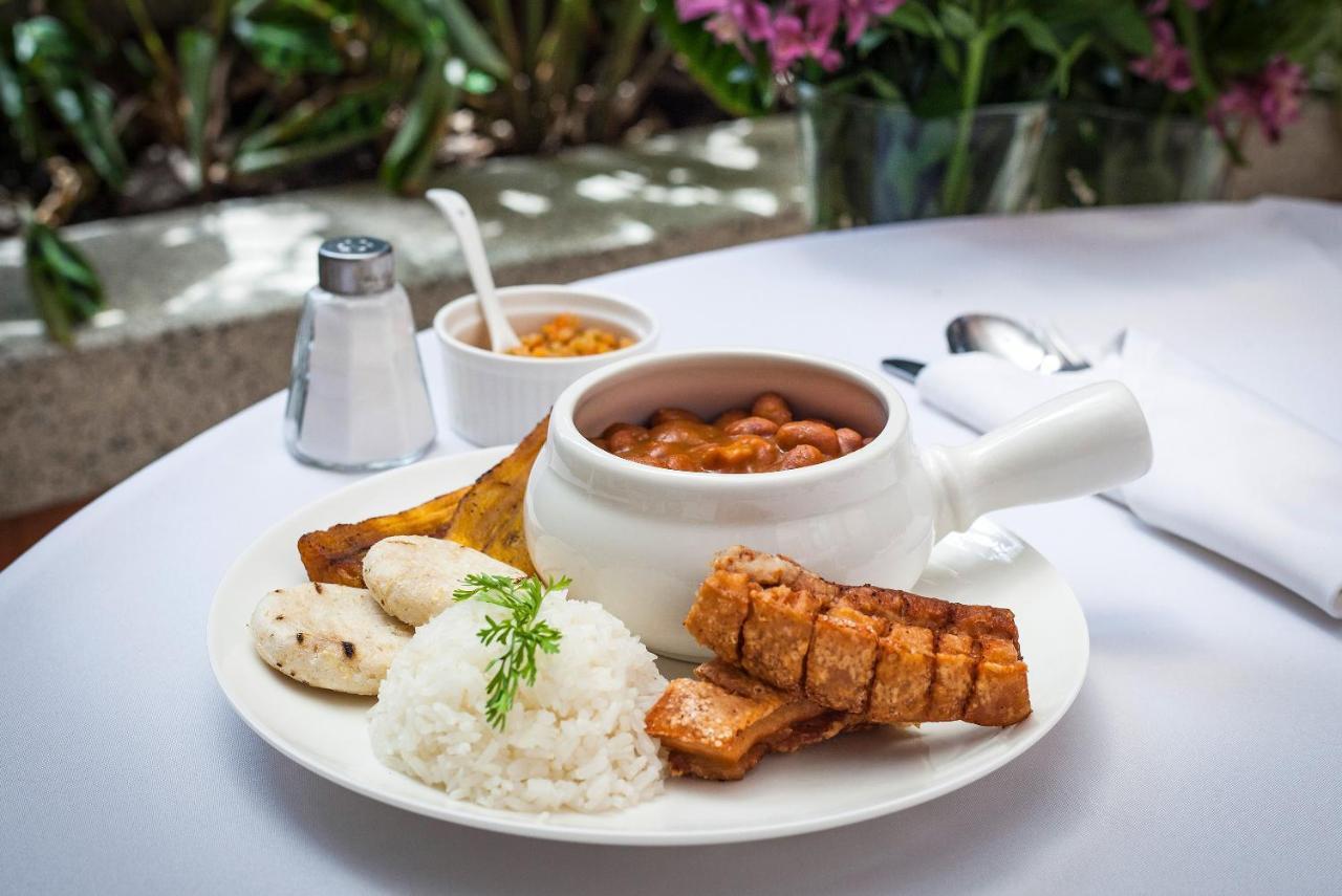 Hotel Casa Laureles Medellín Zewnętrze zdjęcie